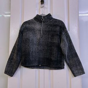 Black-white Sherpa quarter zip up
